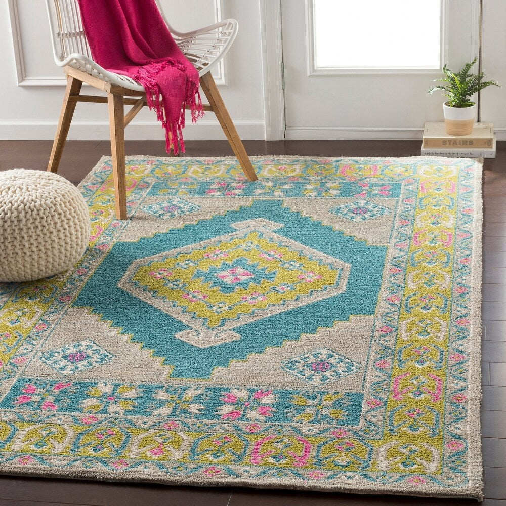 Inez Traditional Southwestern Olive Area Rug - 5' x 7'6"