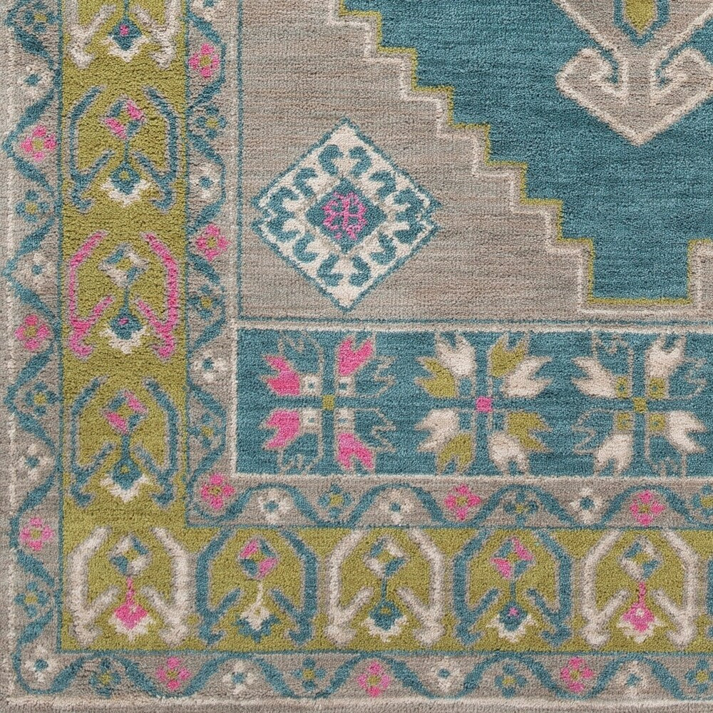 Inez Traditional Southwestern Olive Area Rug - 5' x 7'6"