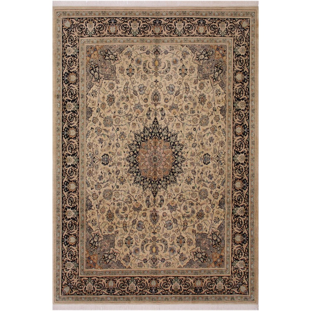 Isphan Pak-Persian Theressa Tan/Black Wool Rug (8'1 x 10'4) - 8'1" x 10'4"