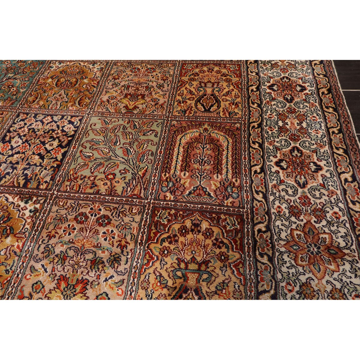 Ivory,Rust Persian Oriental Area Rug Silk Traditional Oriental Area Rug (4x6) - 4'1" x 6'2"