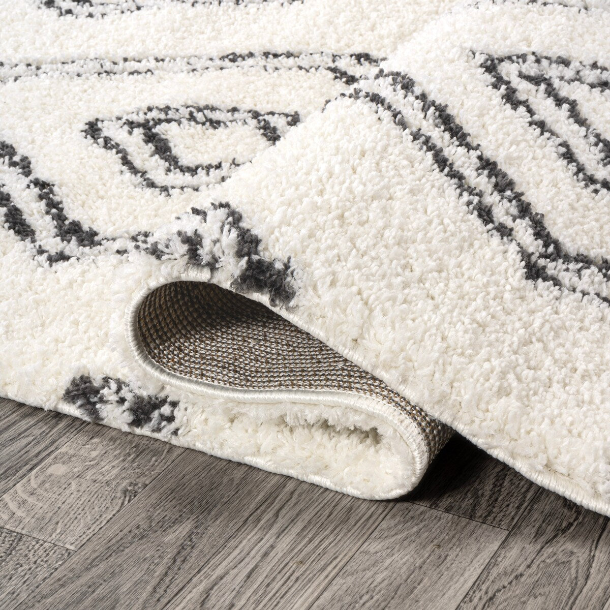 JONATHAN Y Alaro Moroccan Style Diamond Shag Area Rug
