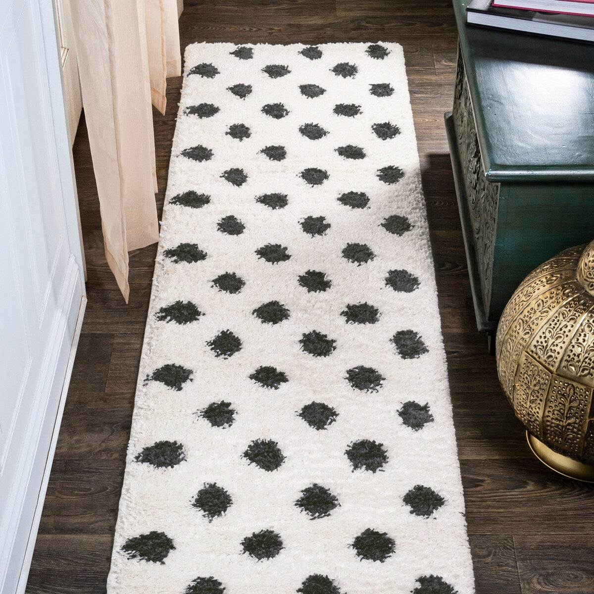 JONATHAN Y Caimari Modern Charcoal Dot Shag Area Rug