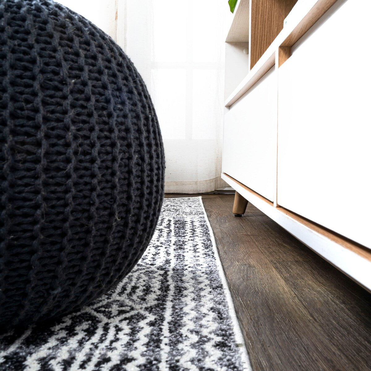 JONATHAN Y Illi Moroccan Geometric Distressed Area Rug
