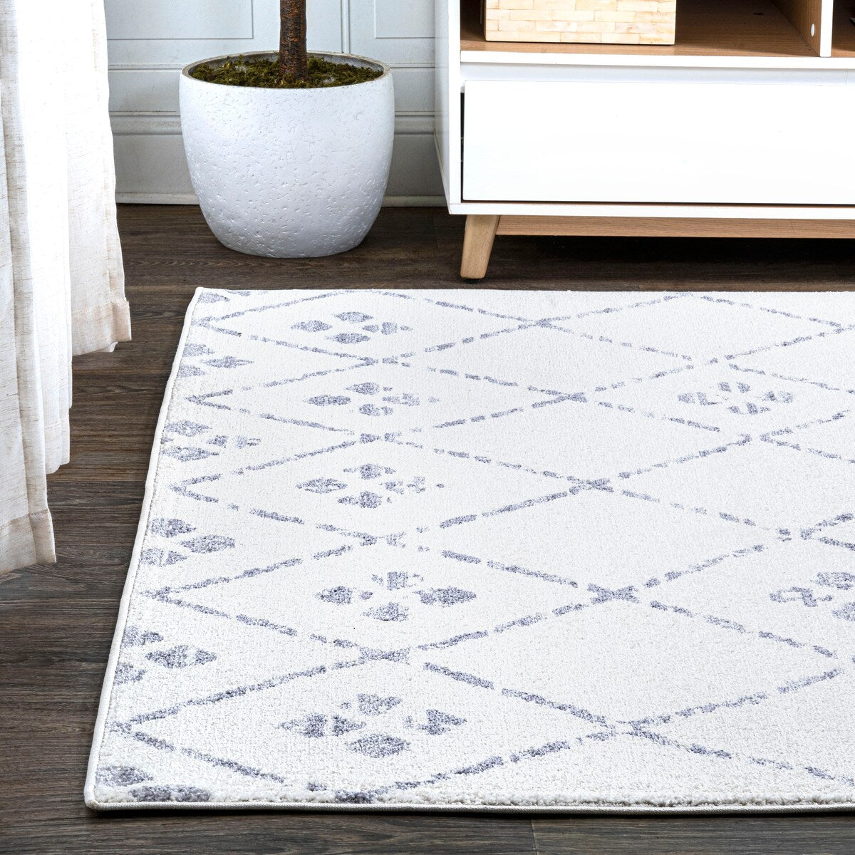 JONATHAN Y Juba Moroccan Geometric Diamond Area Rug
