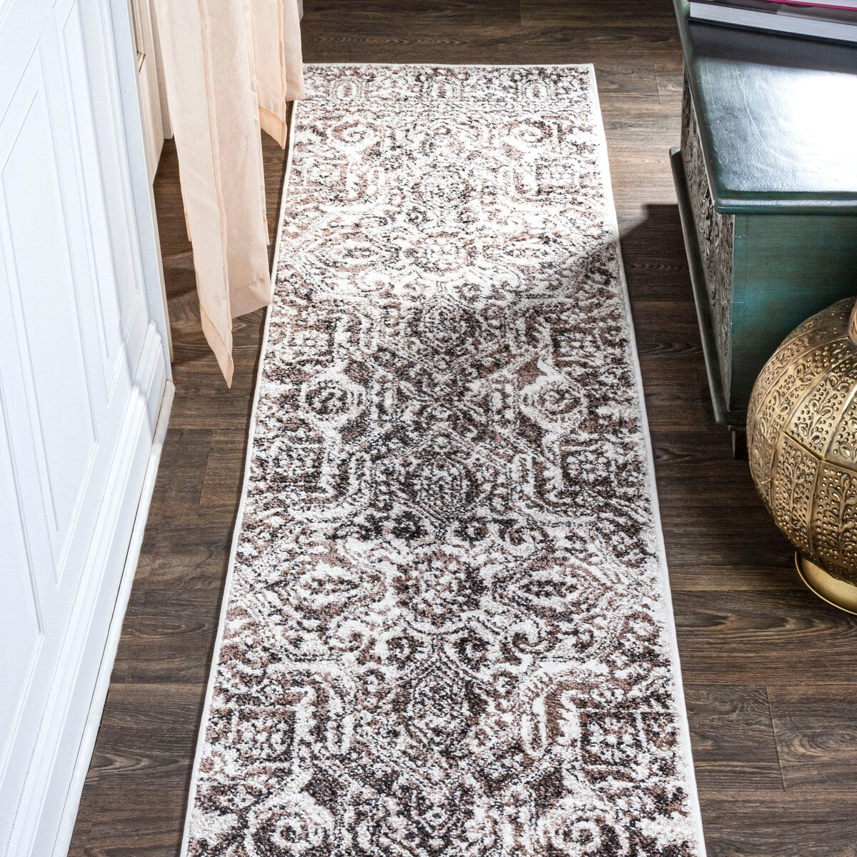 JONATHAN Y Irving Grand Medallion Ornate Area Rug
