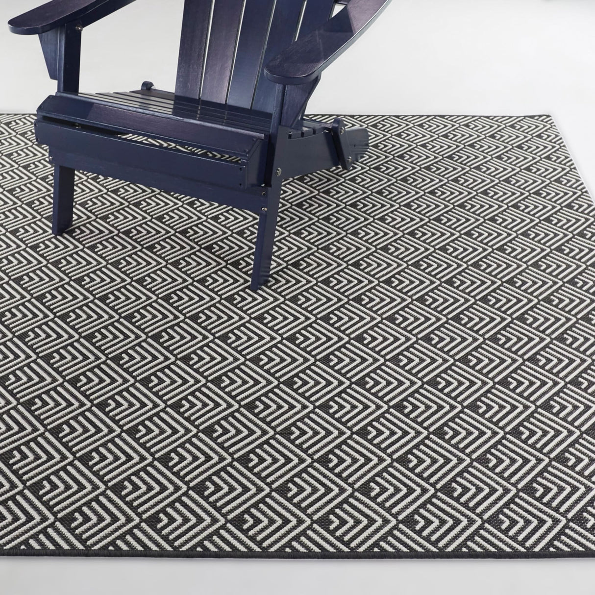 Janine Chevron Indoor/Outdoor Area Rug