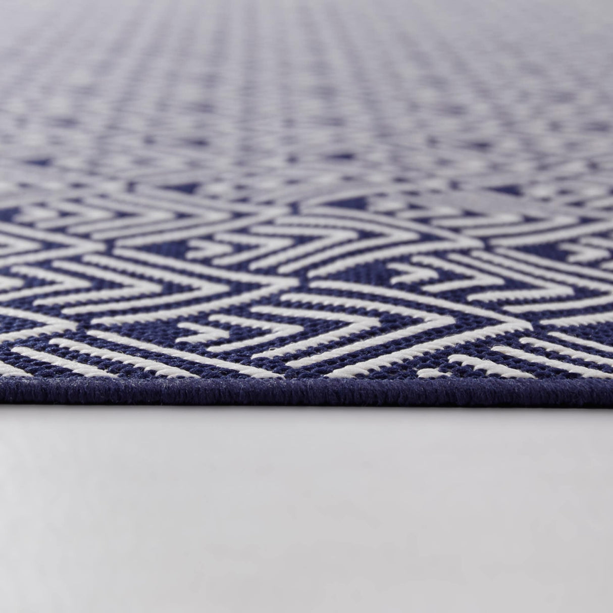 Janine Chevron Indoor/Outdoor Area Rug