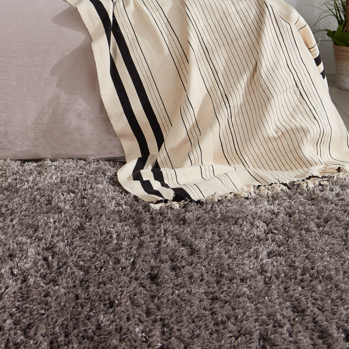 Jola Ombre Gray/ Cream Area Rug