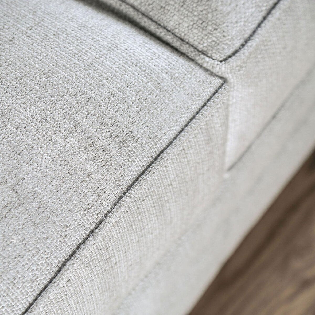 Jonatha Loveseat