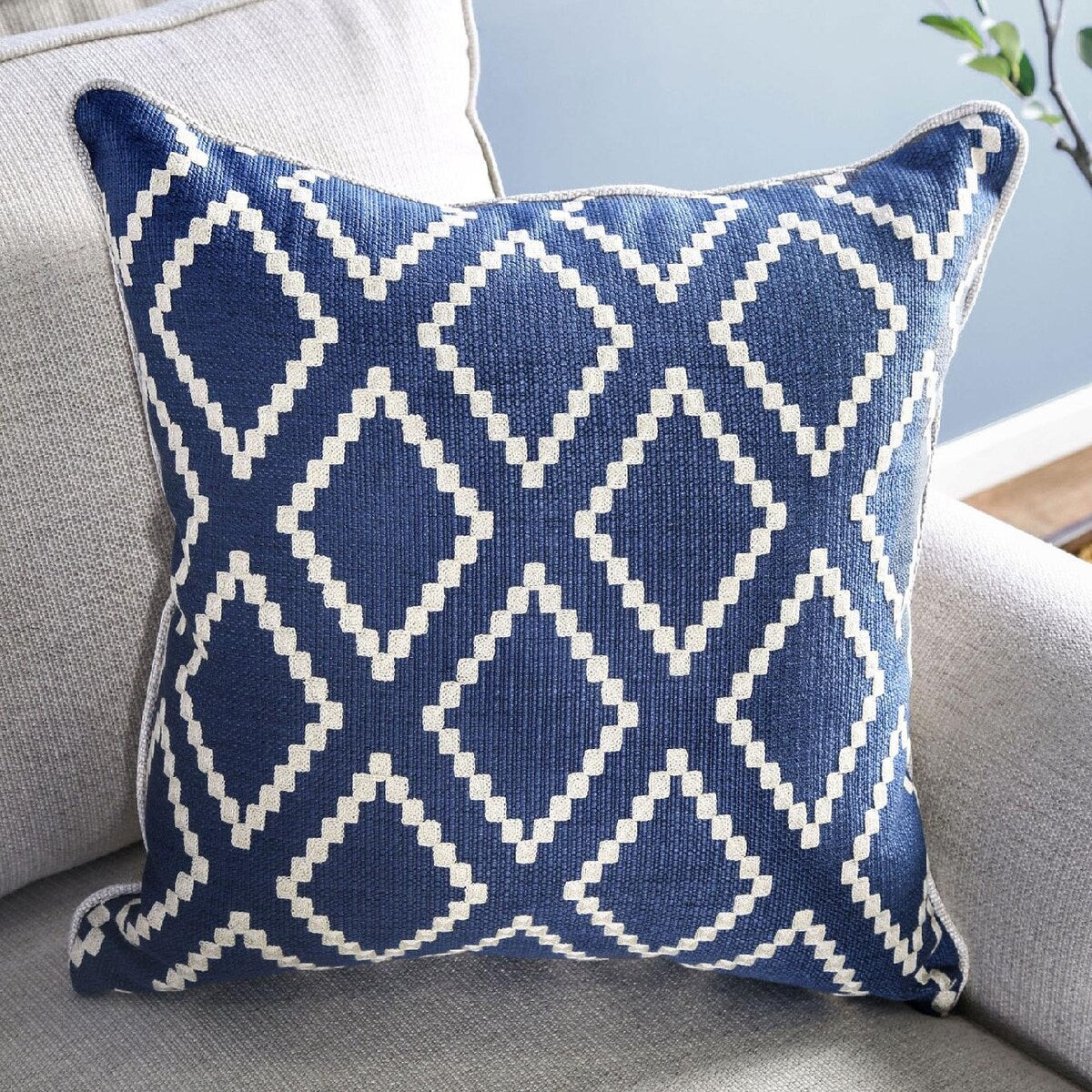Jonatha Loveseat