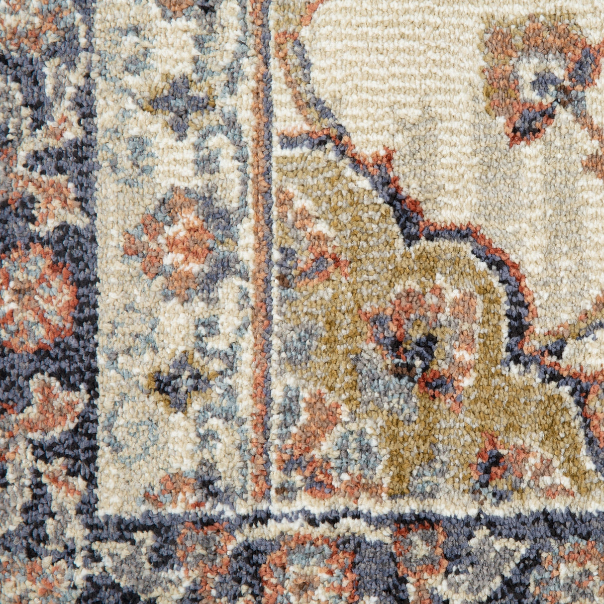 Jordan Bea Traditional Floral Power-Loomed Area Rug