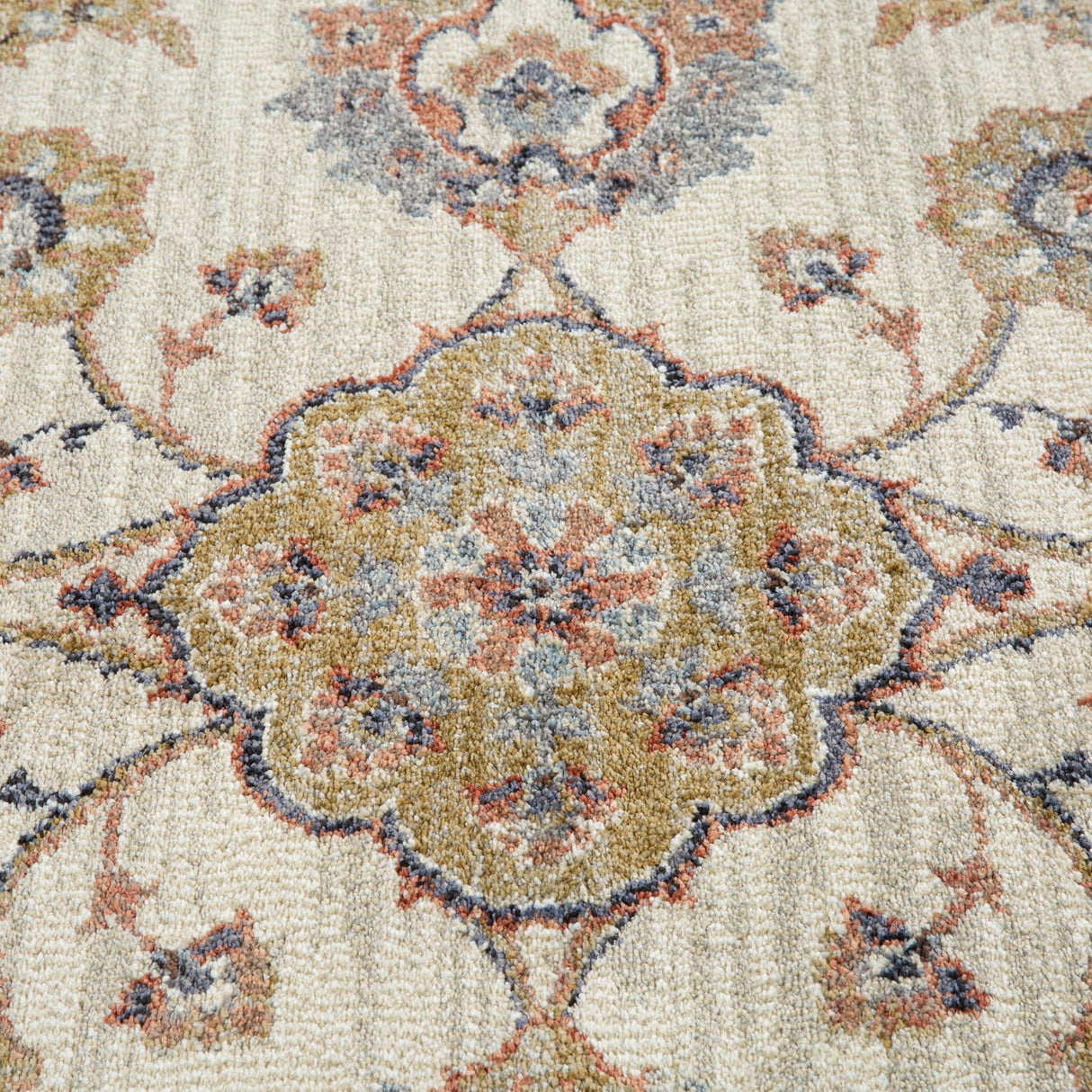 Jordan Bea Traditional Floral Power-Loomed Area Rug