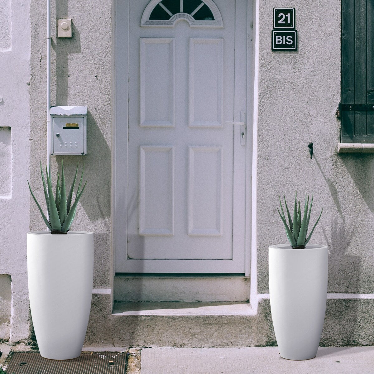 Kante 31.4" and 23.6"H Concrete Tall Planters (Set of 2), Large Outdoor Indoor Decorative Pot with Drainage Hole and Rubber Plug