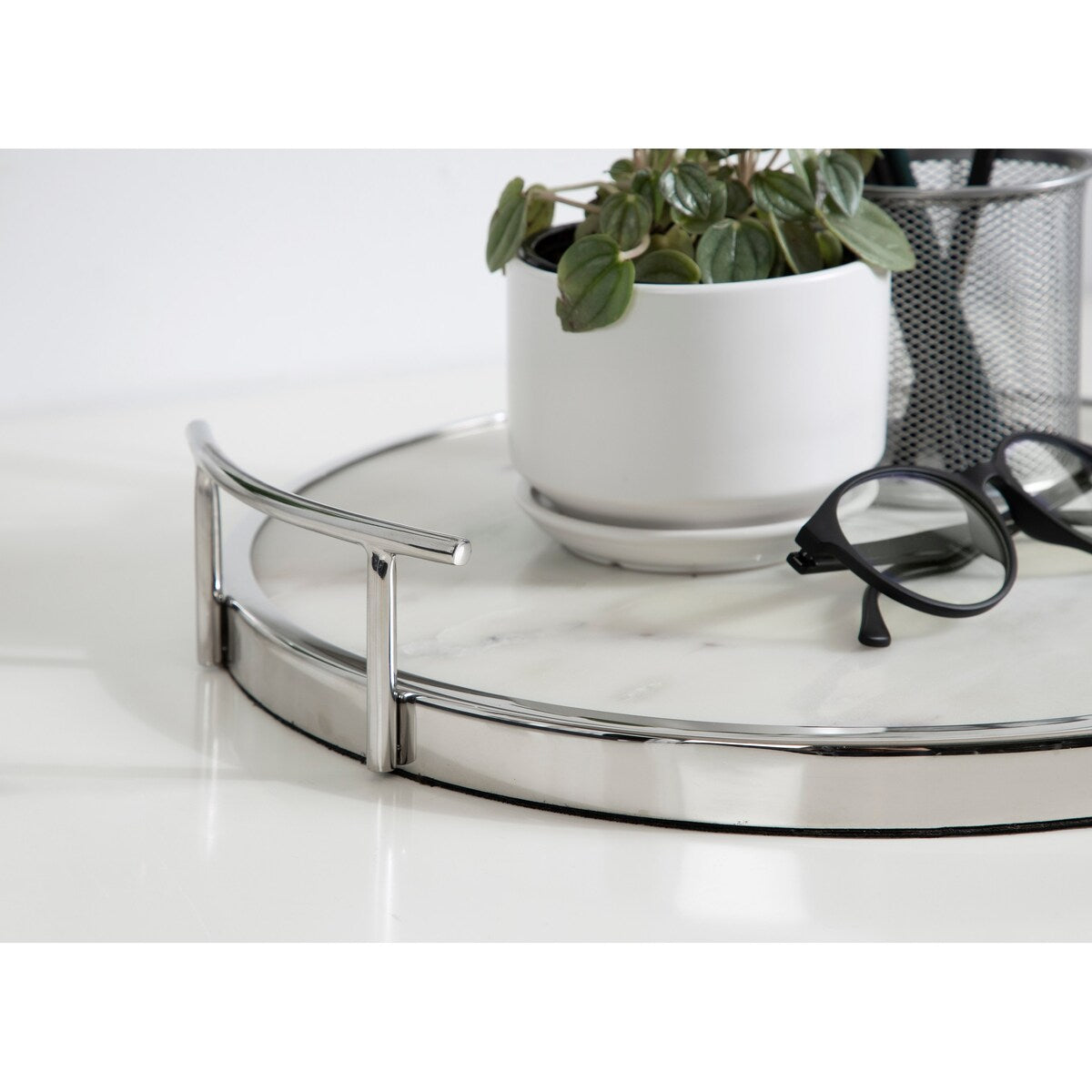 Kate and Laurel Marbury Round Metal Tray