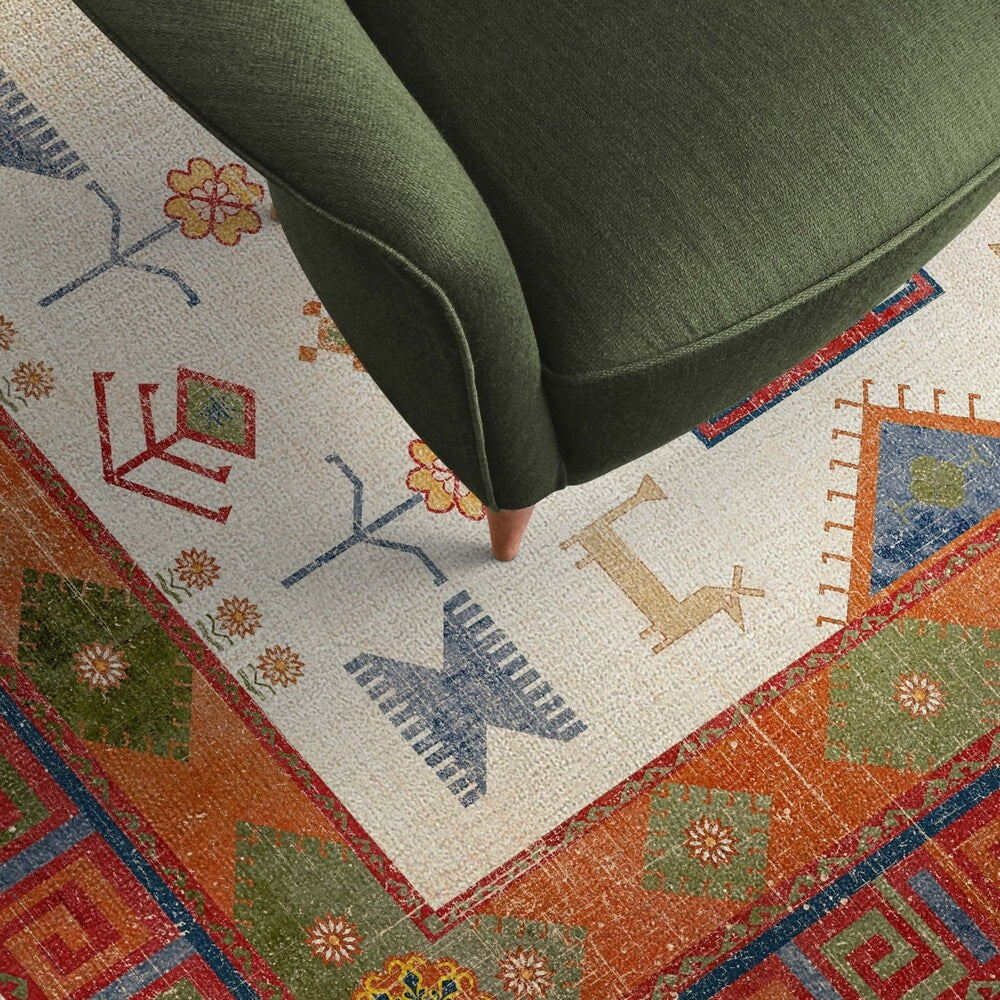 Kavka Designs Oma Ivory/ Green/ Red Area Rug ( 3'X5' ) - 3' x 5'