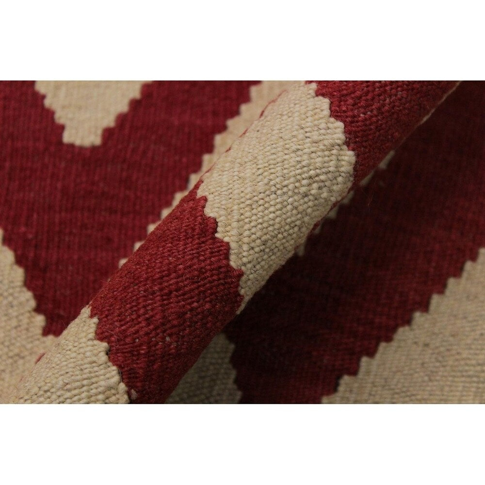 Kilim Annetta Red/Ivory Hand-Woven Wool Rug -10'8 x 13'2 - 10 ft. 8 in. X 13 ft. 2 in. - 10 ft. 8 in. X 13 ft. 2 in.