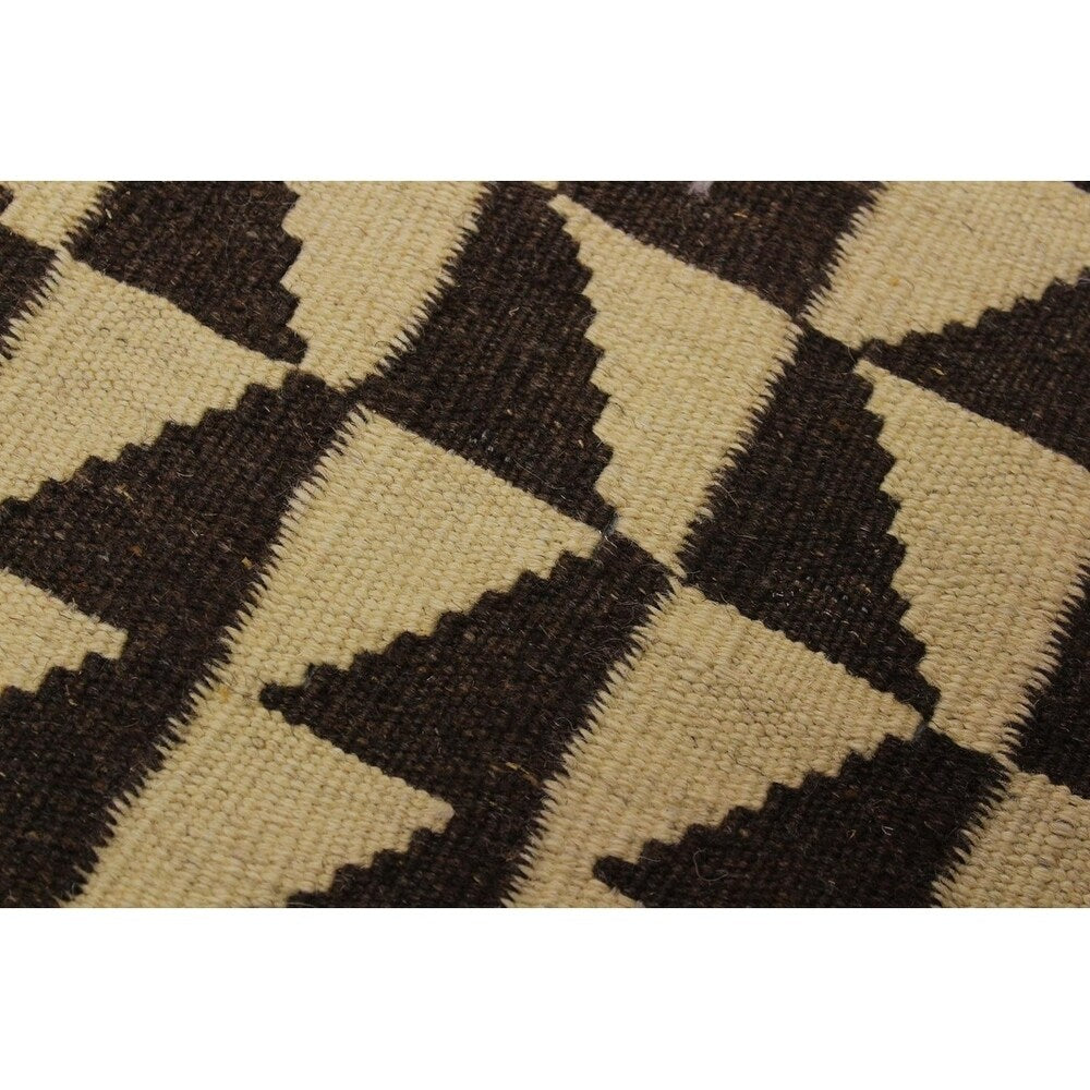Kilim Brinda Beige/Brown Hand-Woven Wool Rug -4'11 x 6'5 - 4 ft. 11 in. X 6 ft. 5 in. - 4 ft. 11 in. X 6 ft. 5 in.