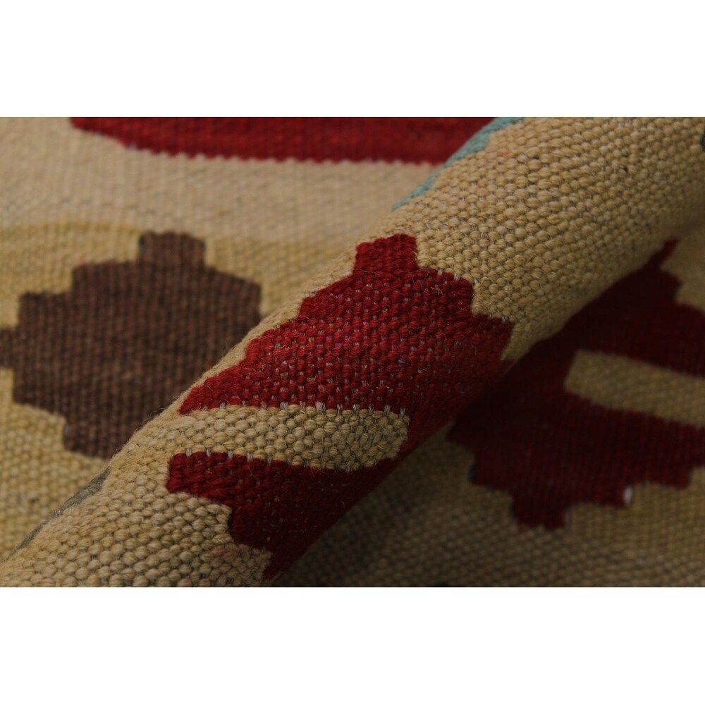Kilim Candida Ivory/Black Hand-Woven Wool Rug -4'11 x 6'6 - 4 ft. 11 in. X 6 ft. 6 in. - 4 ft. 11 in. X 6 ft. 6 in.