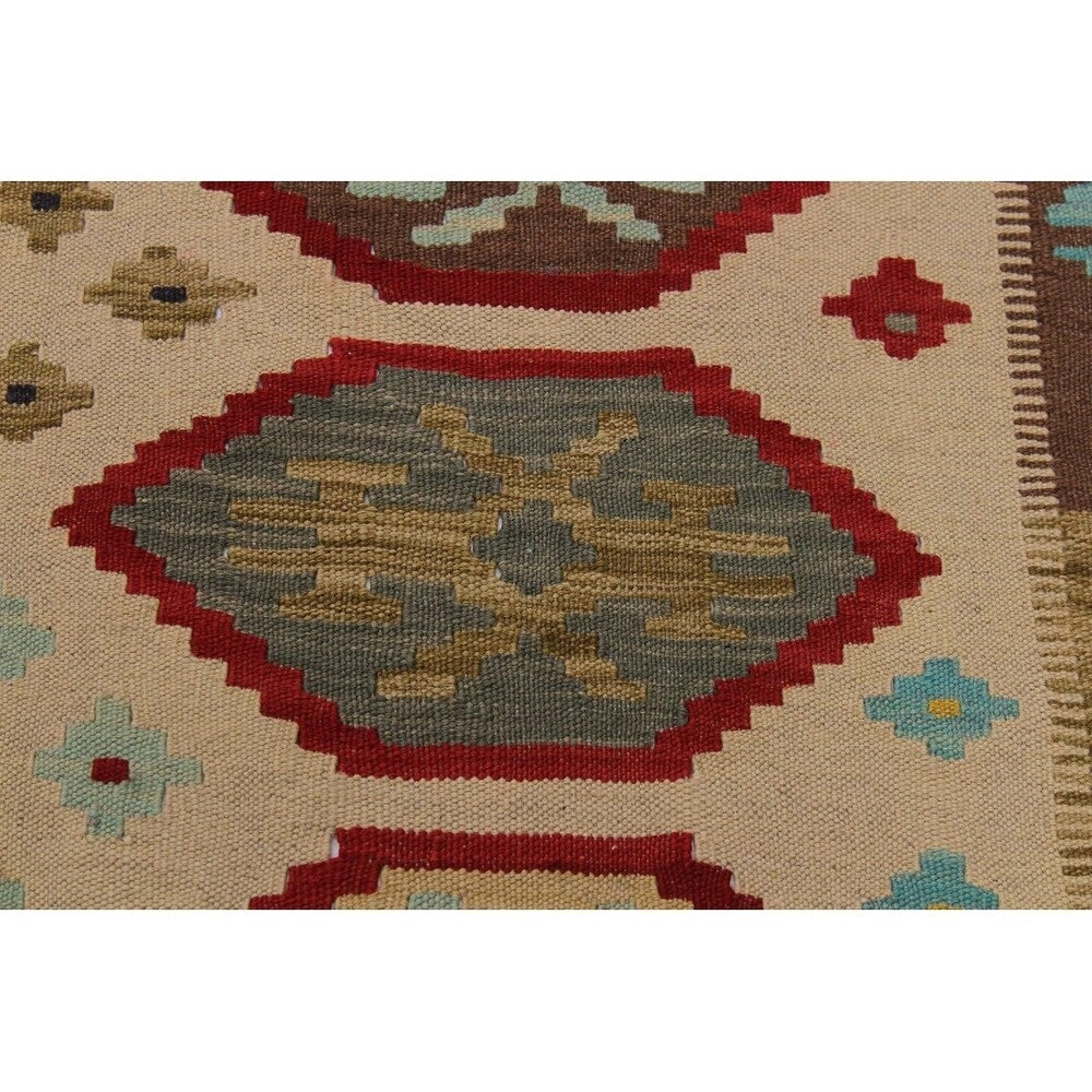 Kilim Candida Ivory/Black Hand-Woven Wool Rug -4'11 x 6'6 - 4 ft. 11 in. X 6 ft. 6 in. - 4 ft. 11 in. X 6 ft. 6 in.