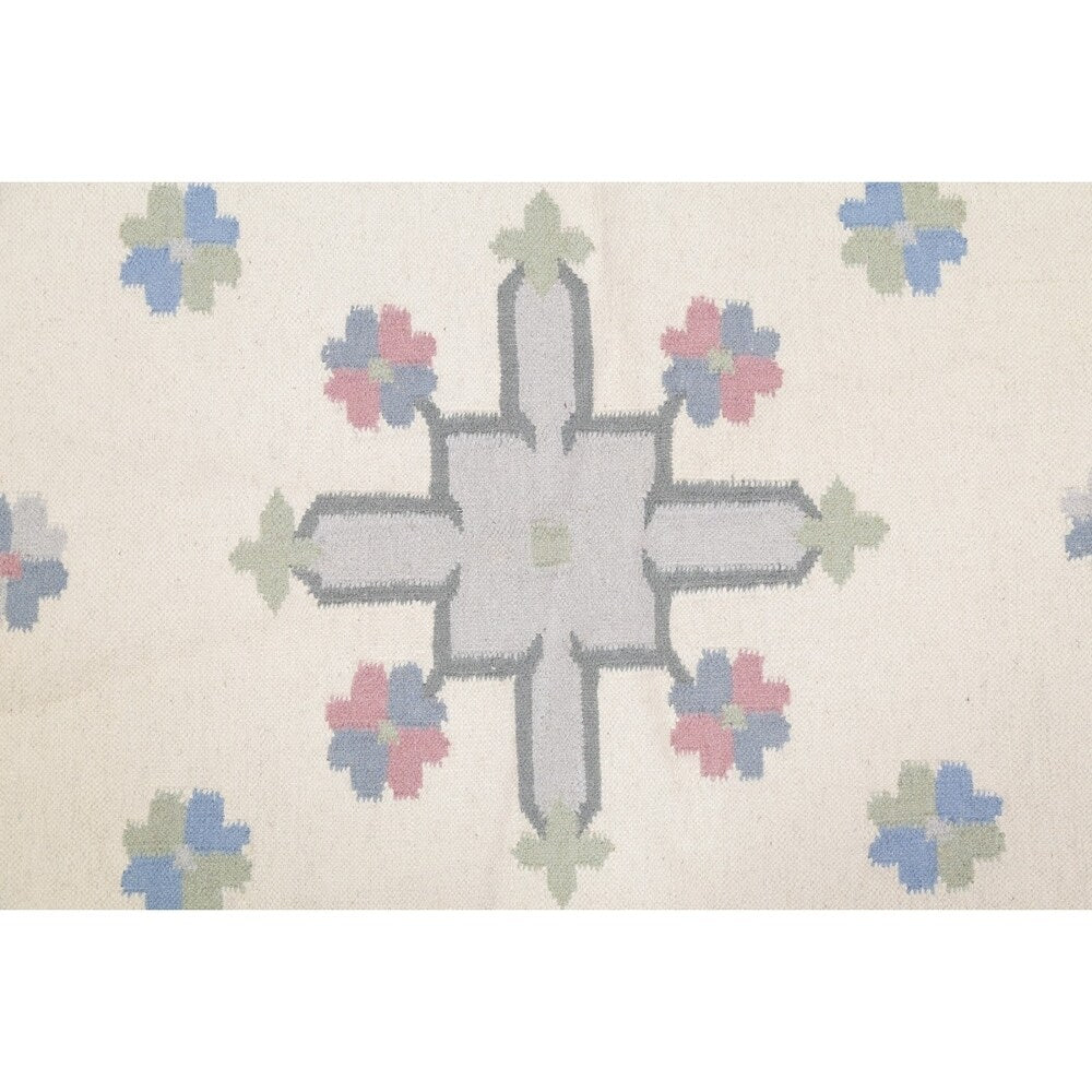 Kilim Indian Geometric Hand Woven Wool Oriental Area Rug - 5'11" x 5'11" Round - 5'11" x 5'11" Round
