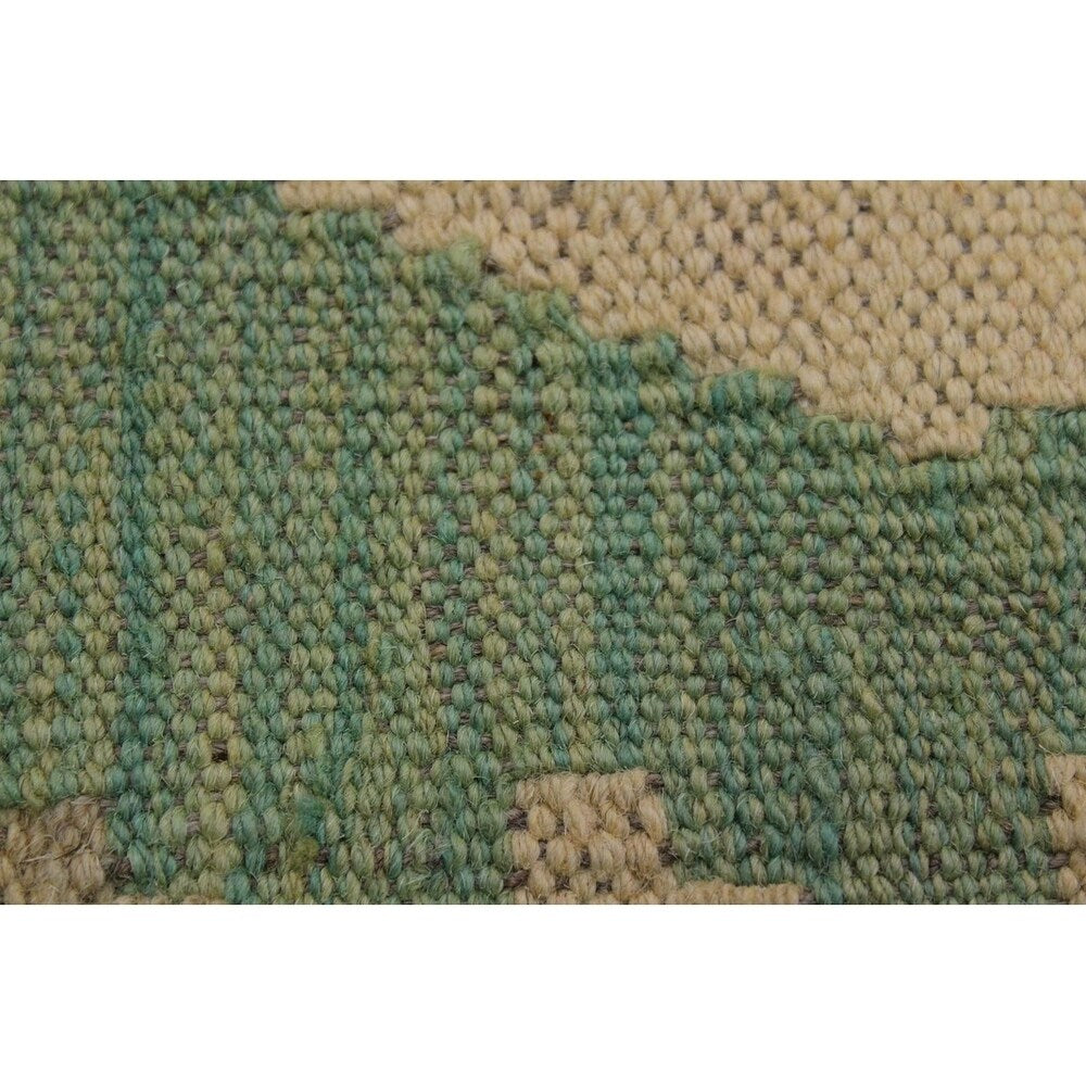 Kilim Lili Lt. Green/Ivory Hand-Woven Wool Rug -4'4 x 5'6 - 4 ft. 4 in. X 5 ft. 6 in.