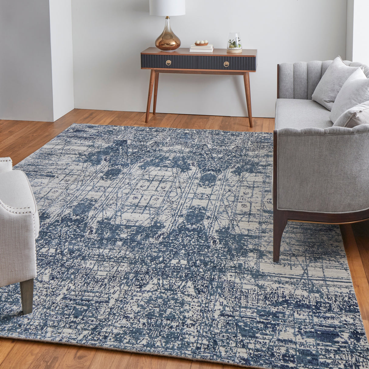 Kinton Abstract Modern Area Rug