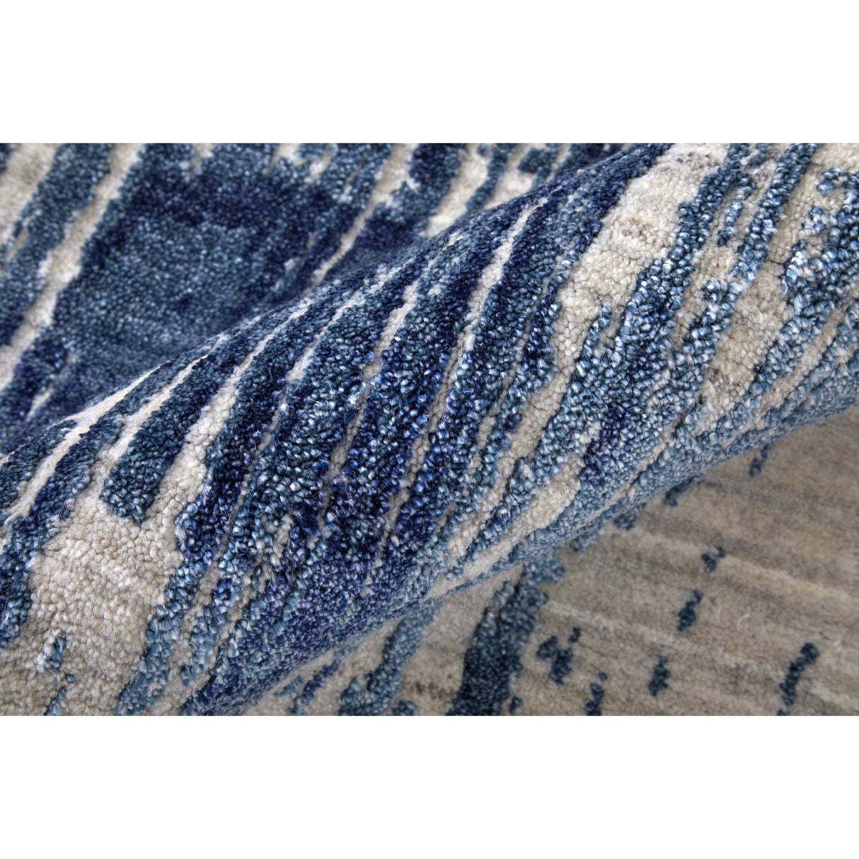 Kinton Abstract Modern Area Rug