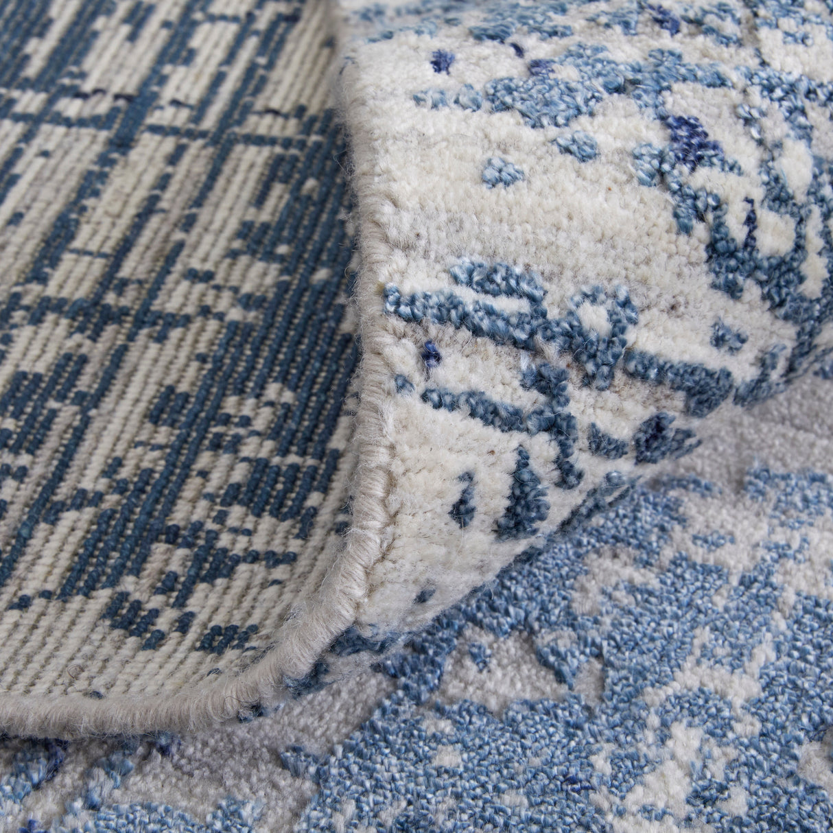 Kinton Abstract Modern Area Rug