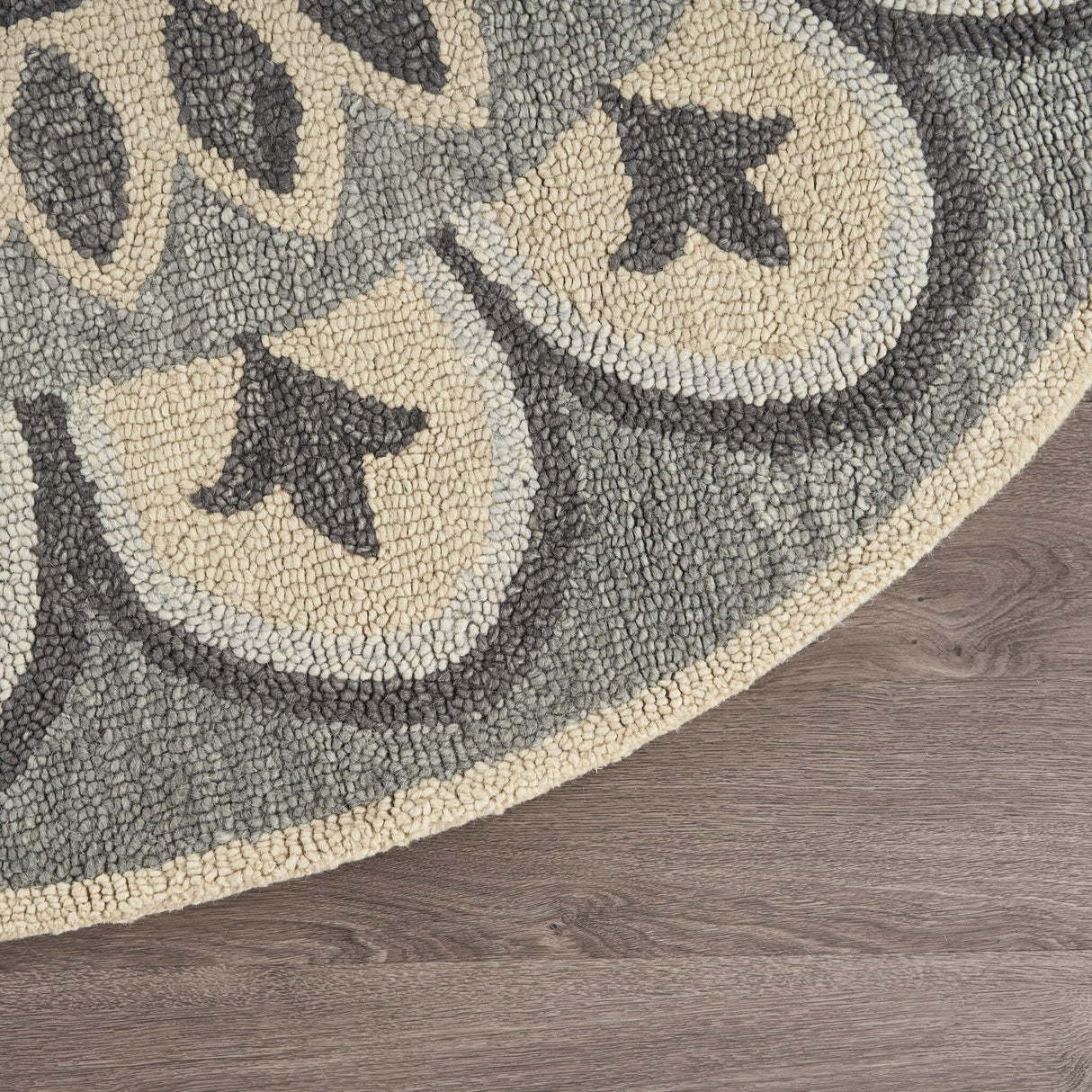 Sevita Modern Floral Bloom Mandala Rug