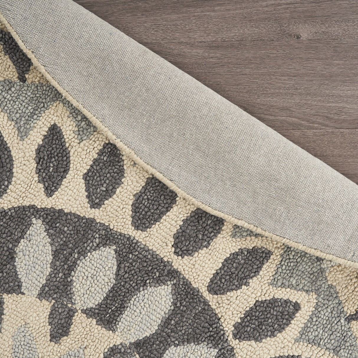 Sevita Modern Floral Bloom Mandala Rug