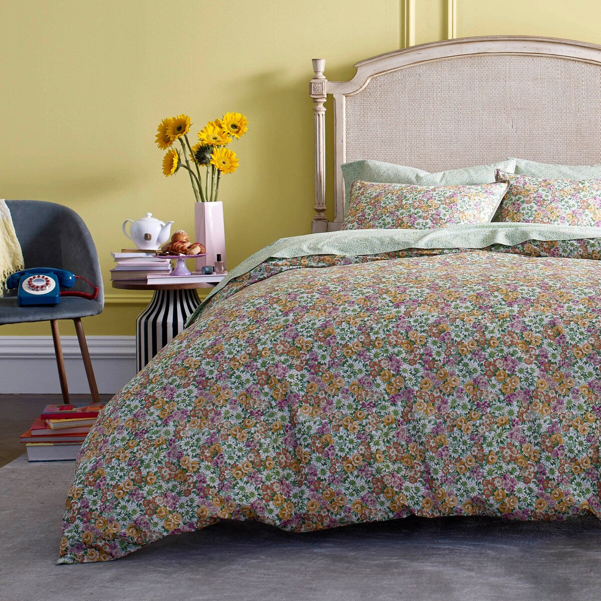 Lady Pepperell King Cristina Comforter Set