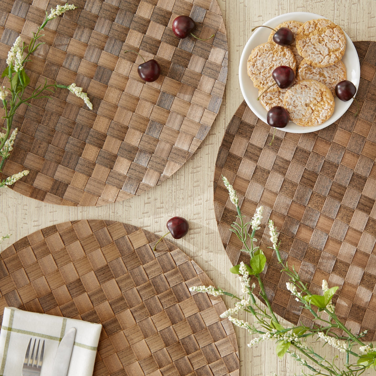 Leather Brown Basketweave Round Woven Placemat (Set of 4) - Placemat Set, 15" Round