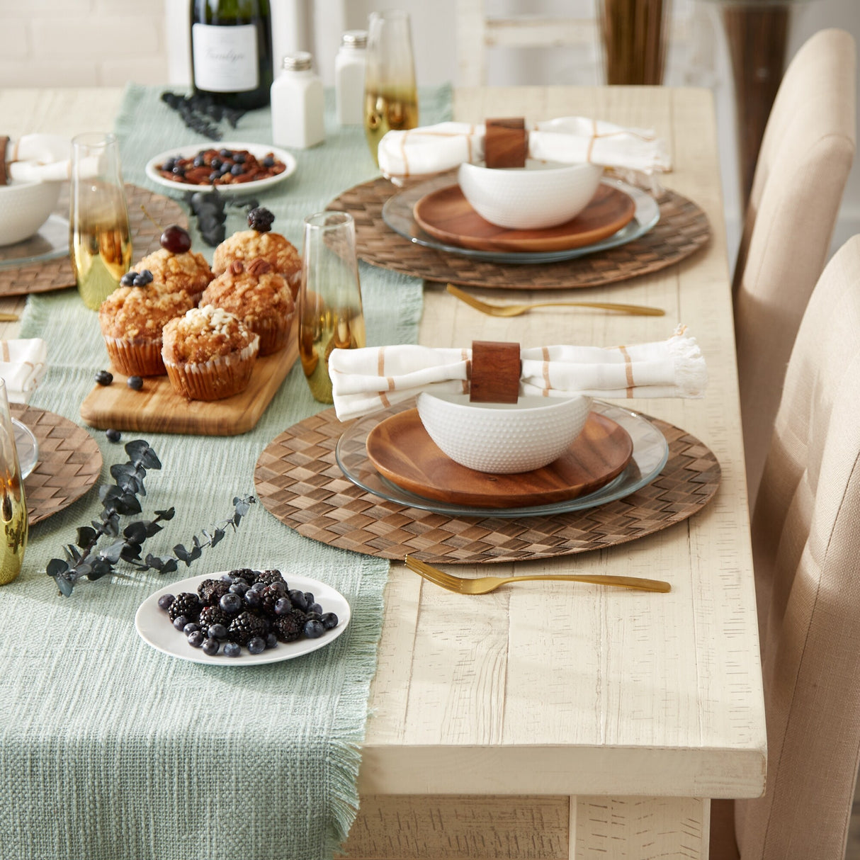 Leather Brown Basketweave Round Woven Placemat (Set of 4) - Placemat Set, 15" Round