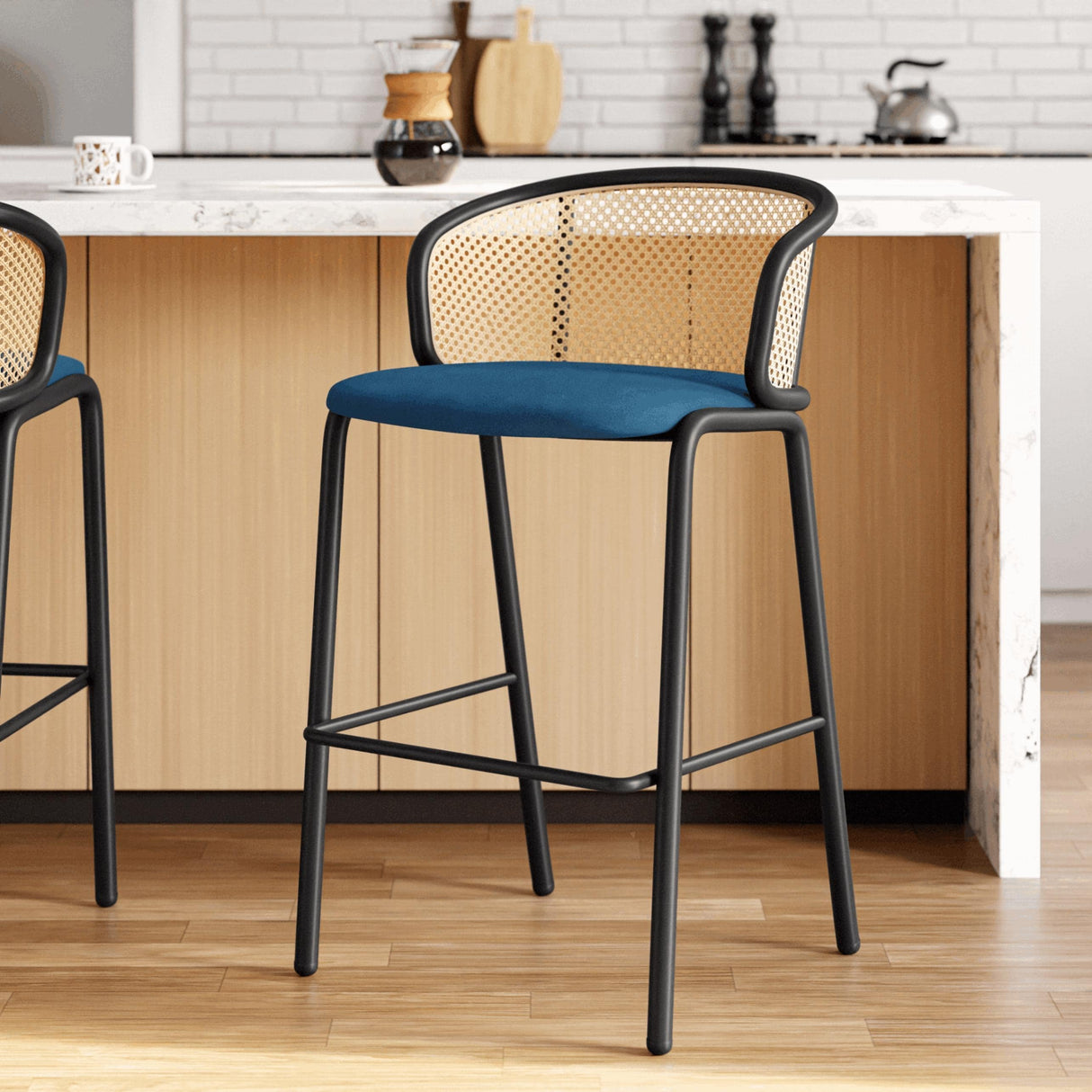 LeisureMod Ervilla Bar Stool with Black Powder Coated Steel Frame Set of 2 - 37"