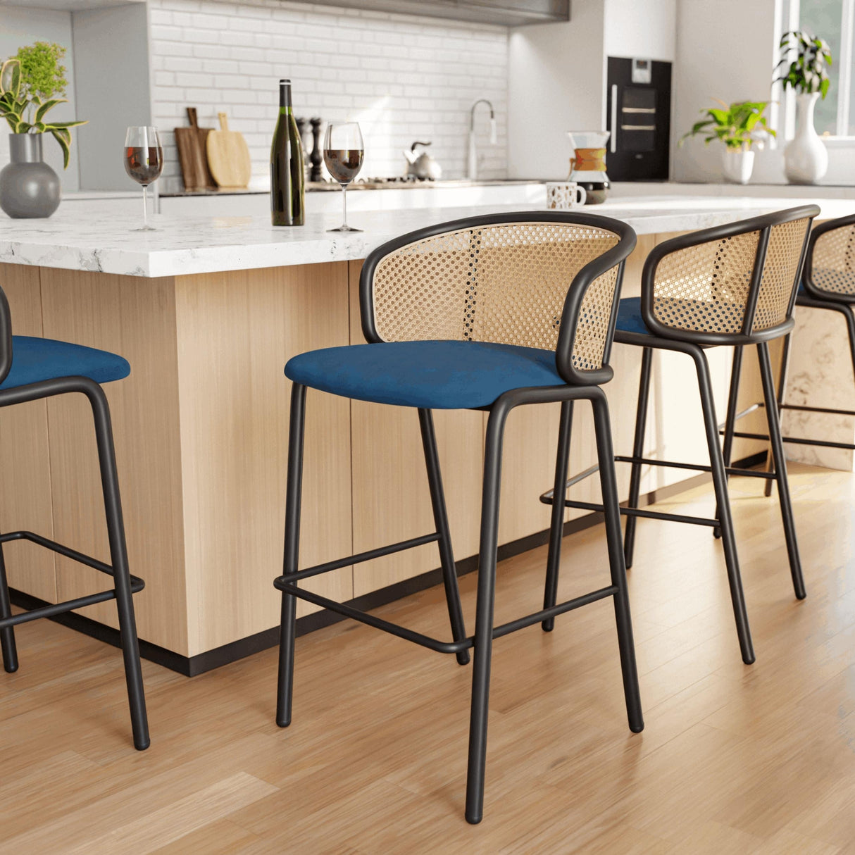 LeisureMod Ervilla Bar Stool with Black Powder Coated Steel Frame Set of 2 - 37"