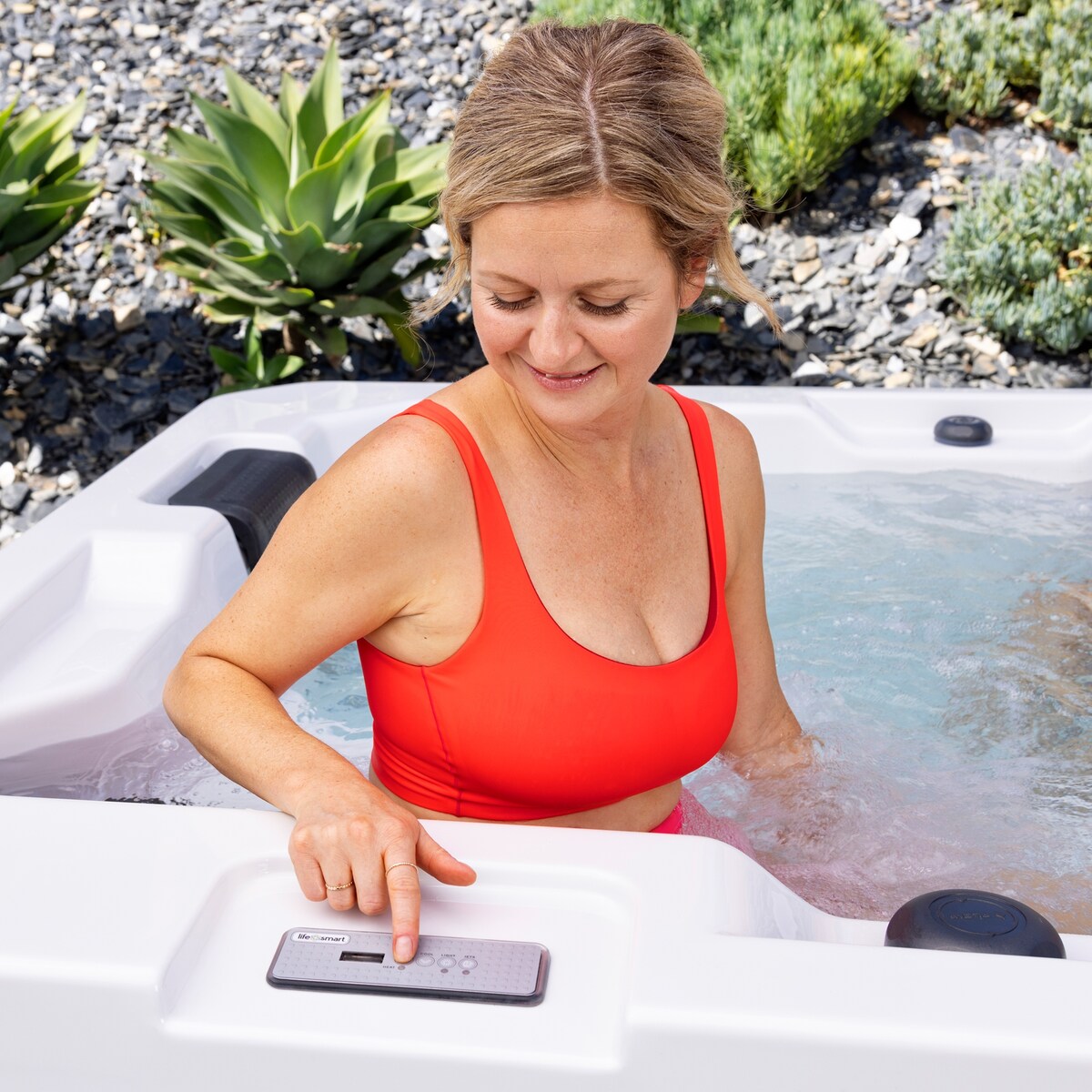 Lifesmart Willow 3-Person 32-Jet 115V Acrylic Plug and Play Spa with Lounge Seating
