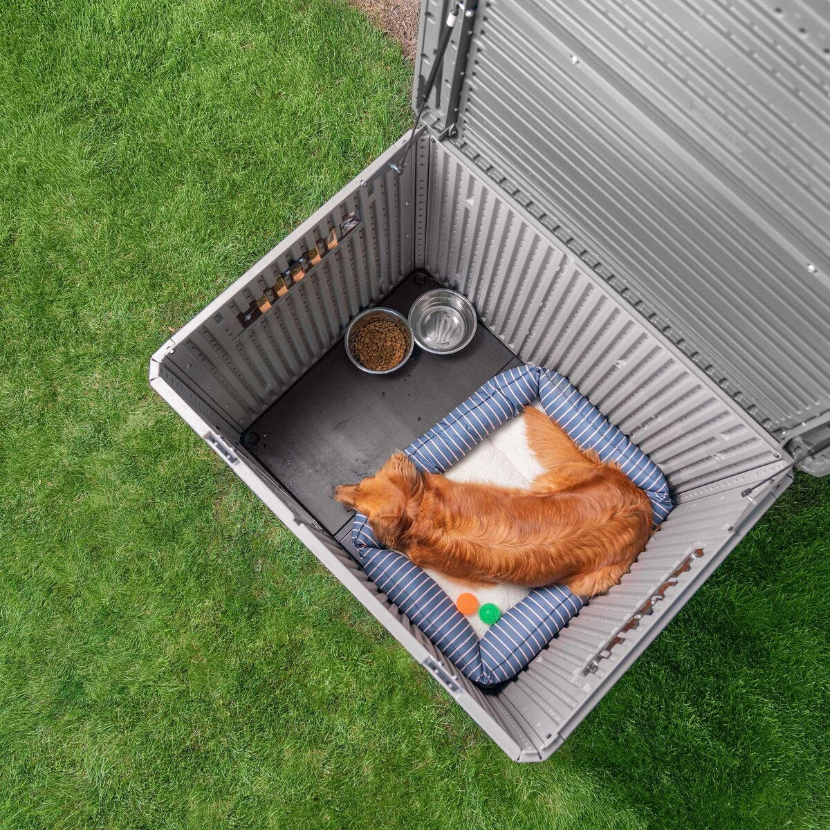 Lifetime Deluxe Dog House, Large