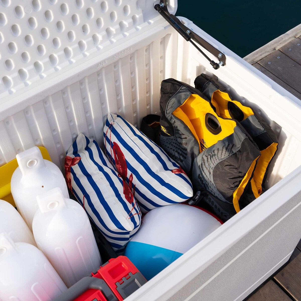 Lifetime Heavy-Duty Outdoor Storage Deck Box (130 Gallon)
