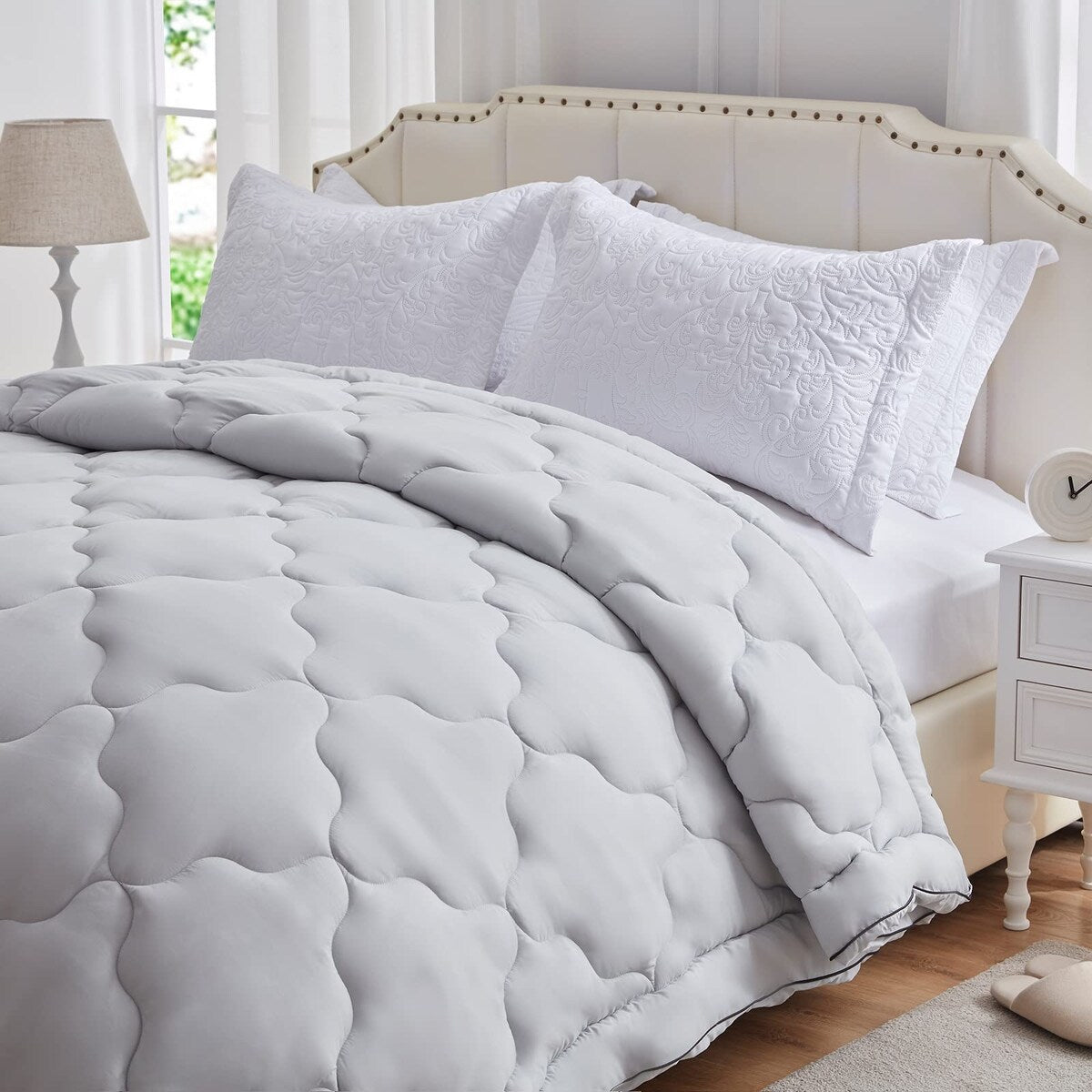 Lightweight Comforter Queen,Soft Down Alternative Solid Comforter,Thin Microfiber Reversible Cloud Pattern Bedding Comforter