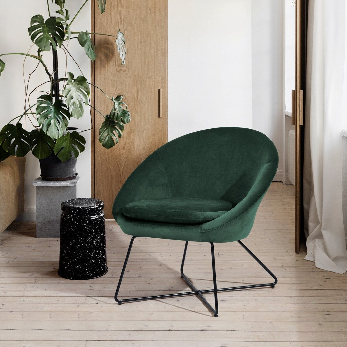 Living Room Accent Chair Fashion Velvet Fabric Upholstery Armchair & Rounded Seat with X Shape Iron Frame Legs
