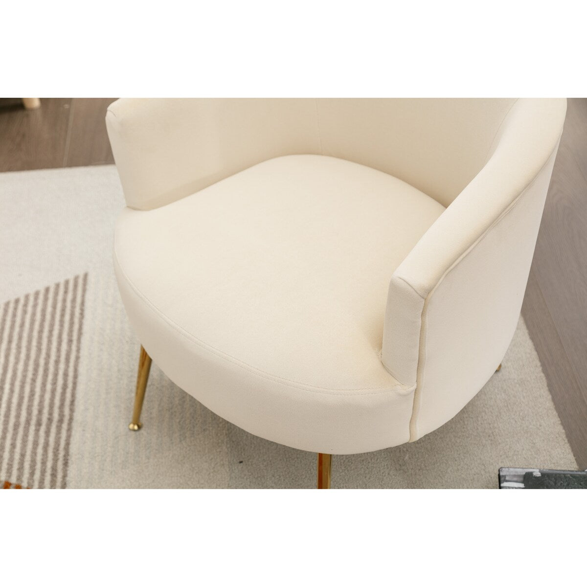 Livingroom Velvet Accent Chair with Adjustable Feet Screws Tub Chair Modern Wooden Frame Arm Chair with Metal Legs