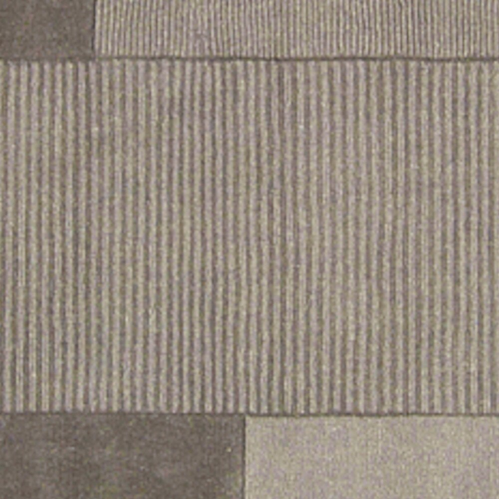 Loomed Dnoces Light Gray Wool Area Rug - 5' x 8'