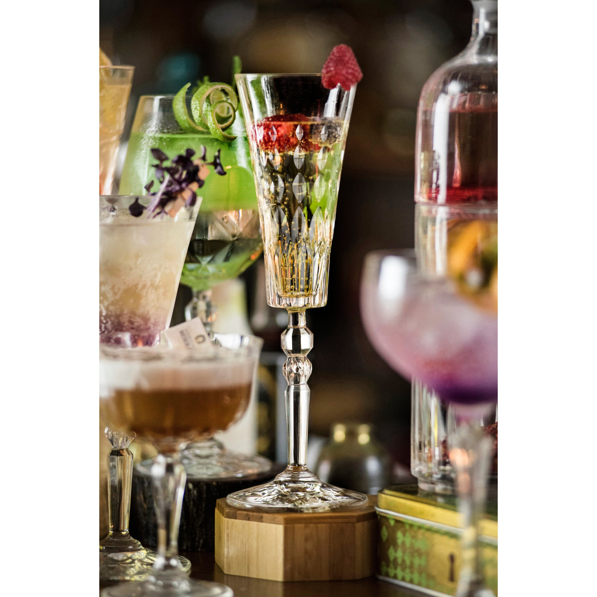 Lorren Home Trends Marilyn Set of 6 Flutes