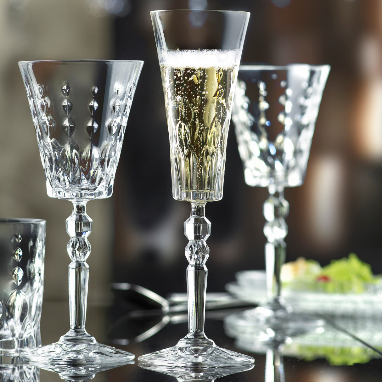 Lorren Home Trends Marilyn Set of 6 Flutes