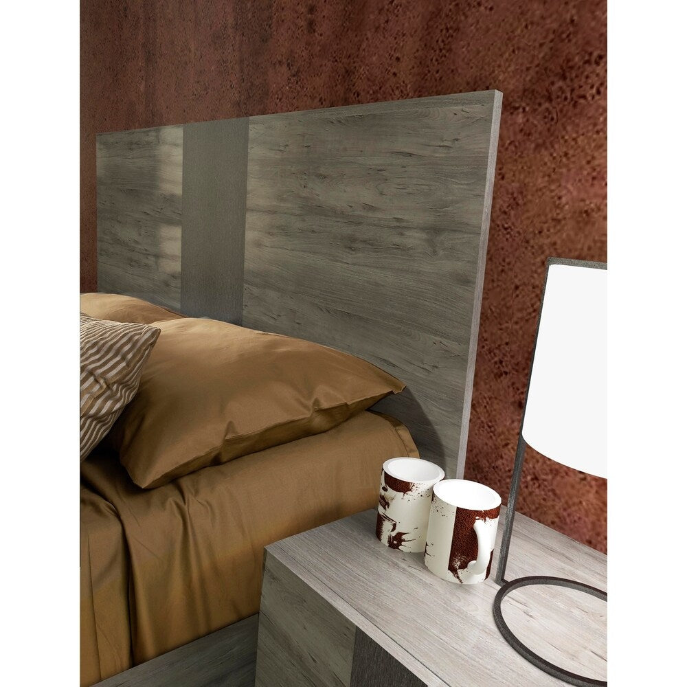 Luccia Q Bed