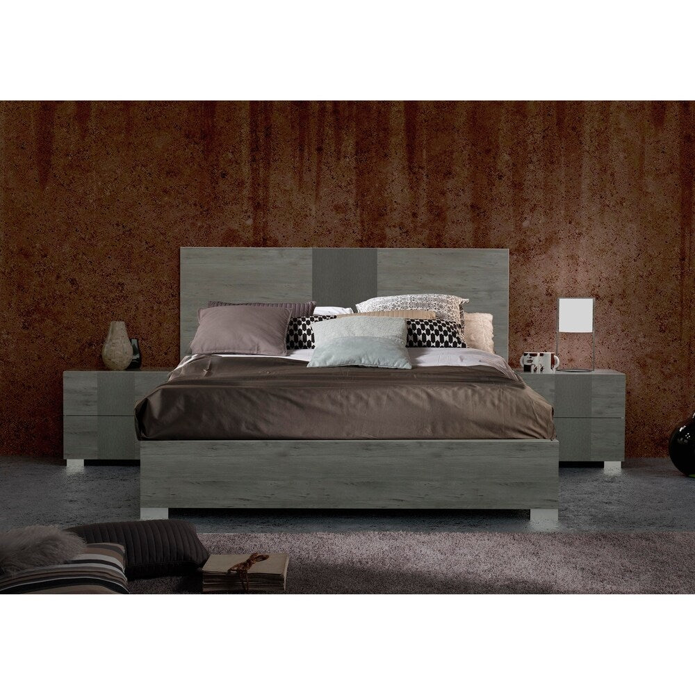 Luccia Q Bed