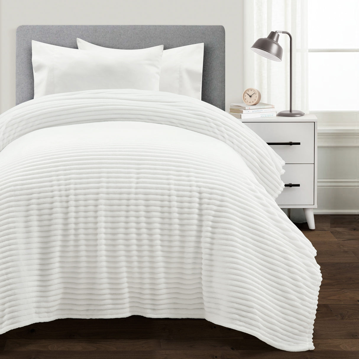 Lush Decor Super Cozy Ultra Soft Ribbed Faux Fur Oversized Bedspread/Blanket