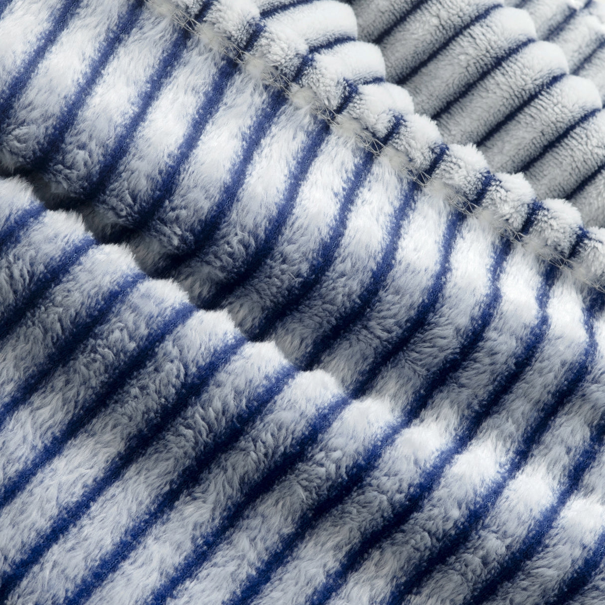 Lush Decor Super Cozy Ultra Soft Ribbed Faux Fur Oversized Bedspread/Blanket