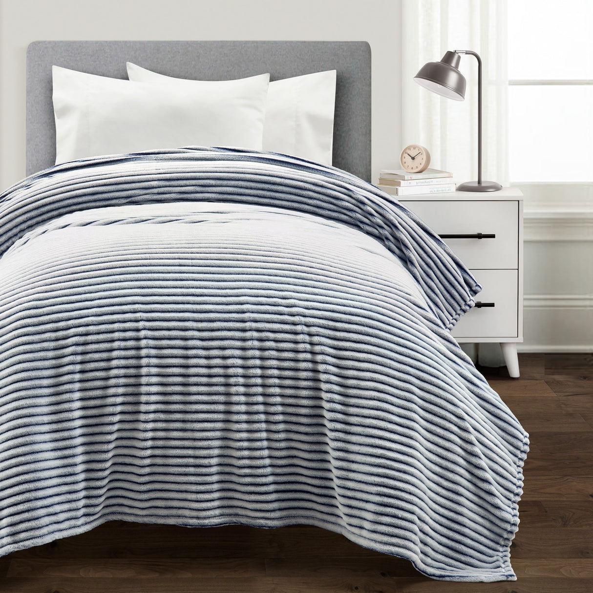 Lush Decor Super Cozy Ultra Soft Ribbed Faux Fur Oversized Bedspread/Blanket