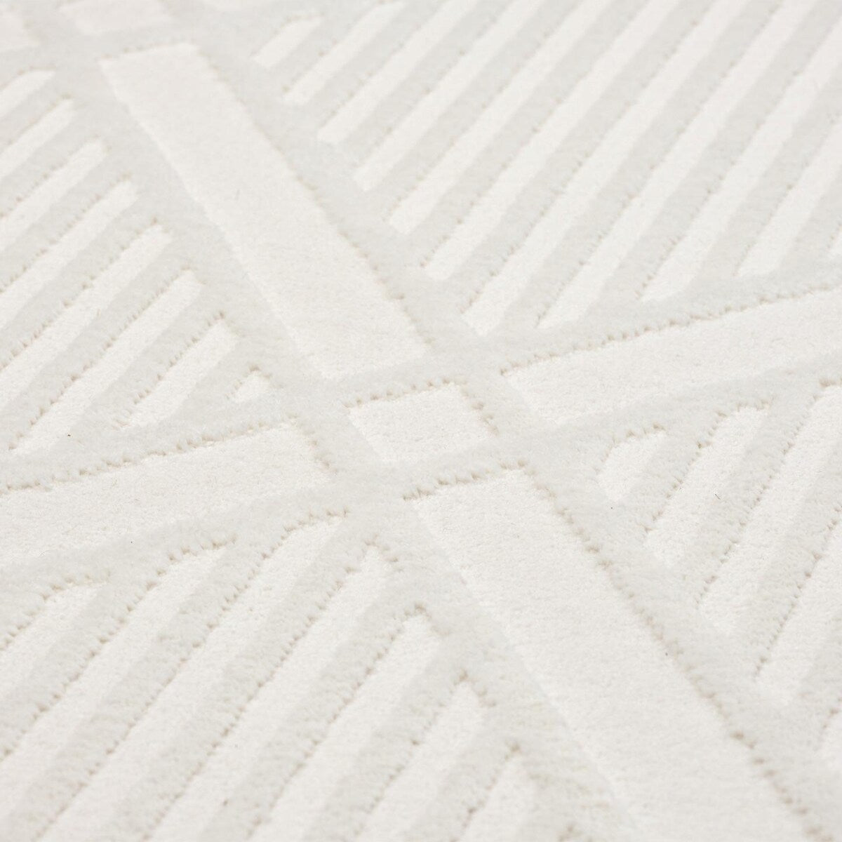 Luxe Weavers Geometric Diamond Shaped Area Rug, Medium Pile Indoor Carpet